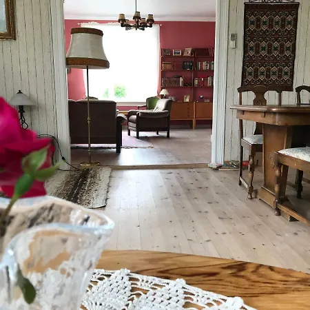 Holmen Villa *