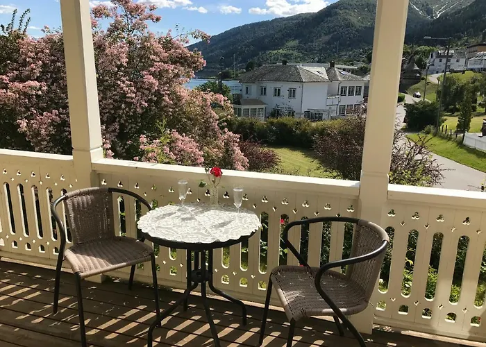 Holmen Villa *